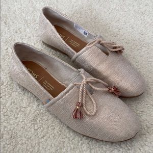 TOMS DRESS FLATS